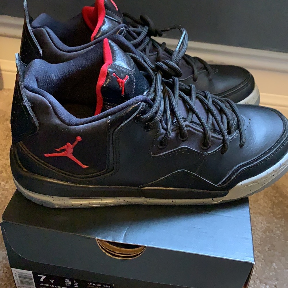 Jordan’s - Picture 4 of 4